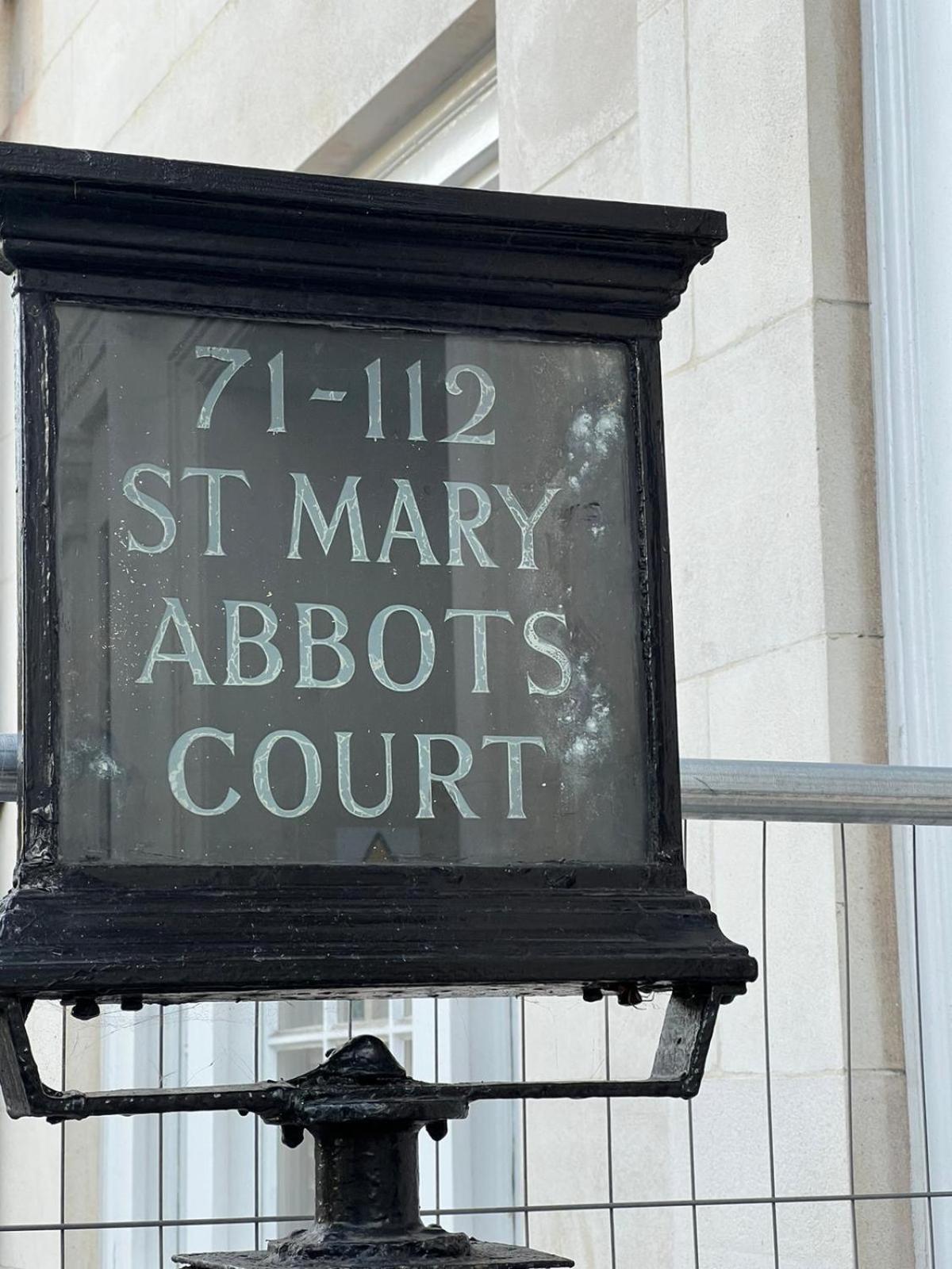 St Mary Abbots Court Londres